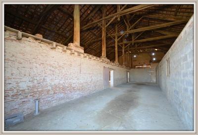 Propriété - 580 m² - 2 pièces