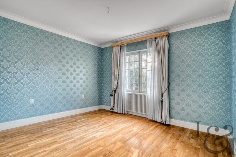 Maison - 330 m² - 9 pièces