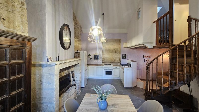 Maison - 332 m² - 6 pièces