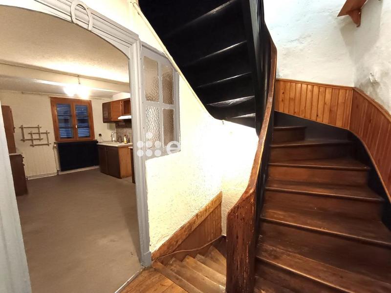 Maison - 112 m² - 7 pièces