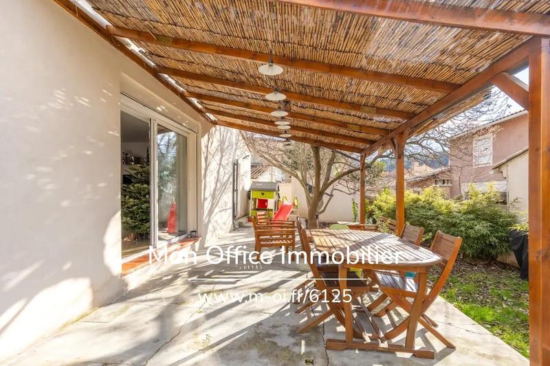 Maison - 144 m² - 5 pièces