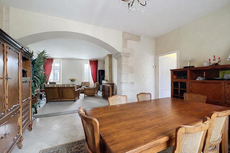 Maison - 228 m² - 8 pièces