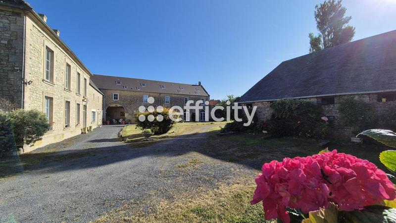 Maison - 495 m² - 14 pièces