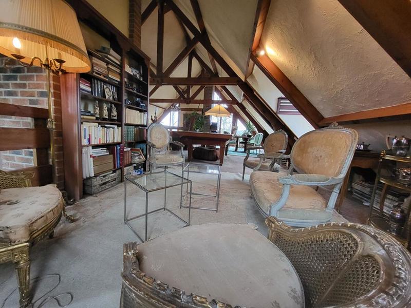 Maison - 300 m² - 11 pièces