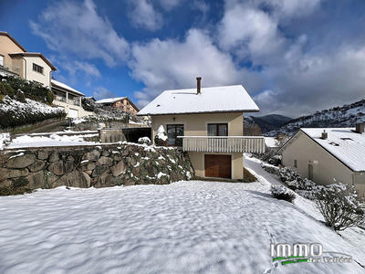 Maison - 260 m² - 6 pièces