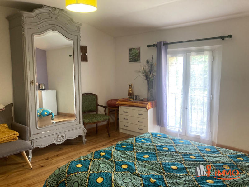 Maison - 299 m² - 12 pièces