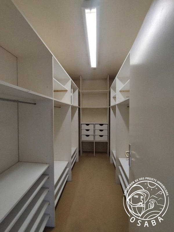 Maison traditionnelle - 180 m² - 6 pièces