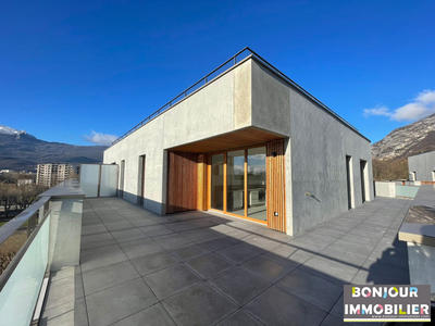 Appartement - 85 m² - 3 pièces