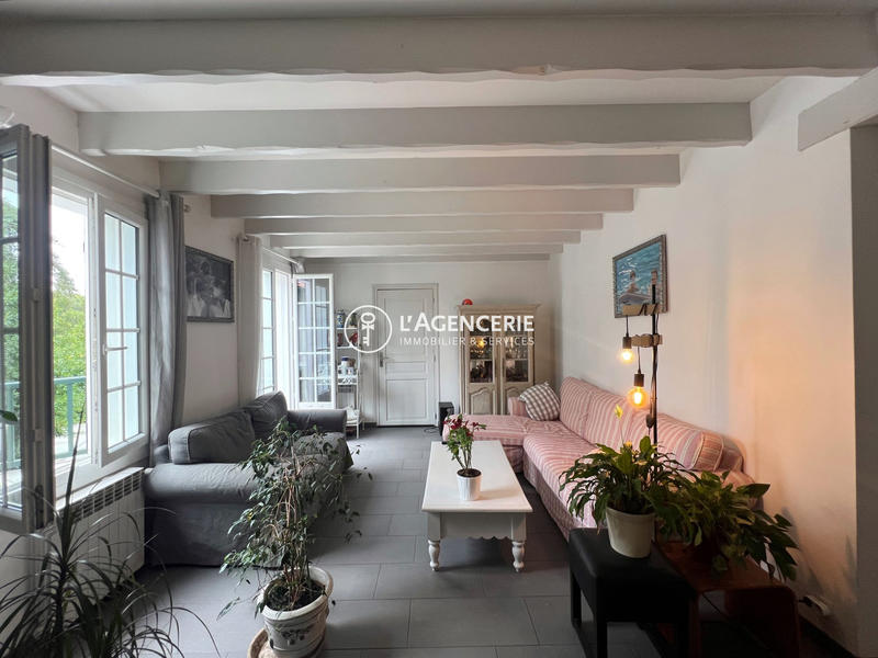 Maison - 255 m² - 7 pièces