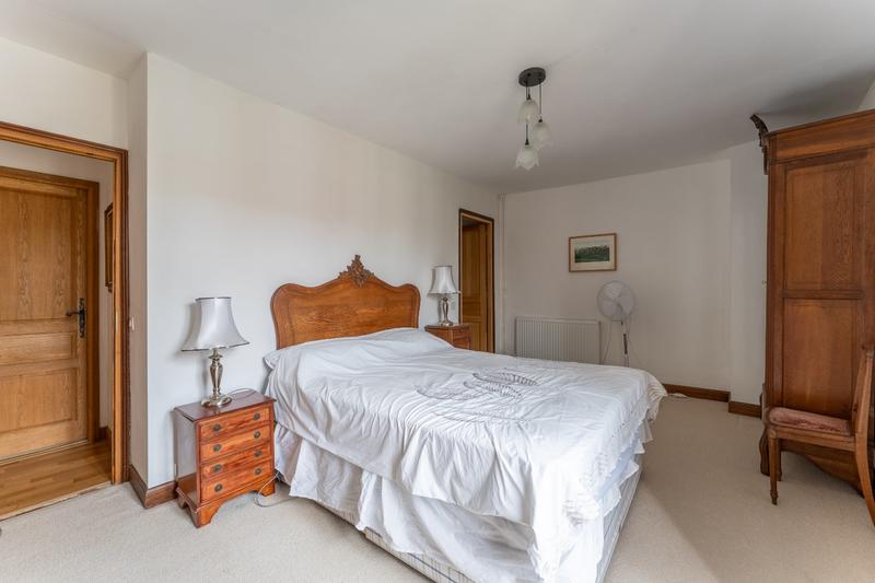 Maison - 300 m² - 11 pièces