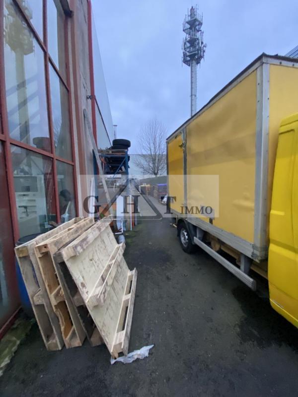 Entrepôt - 1 100 m²