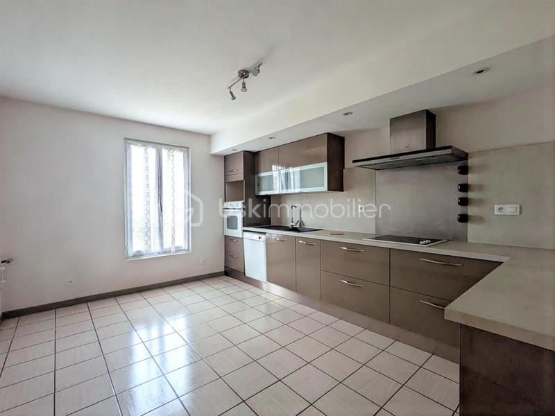 Maison traditionnelle - 186 m² - 8 pièces