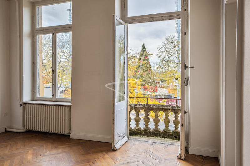 Appartement - 257 m² - 8 pièces