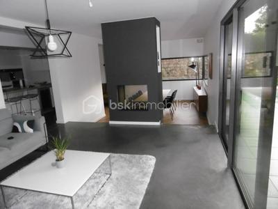 Maison - 205 m² - 6 pièces