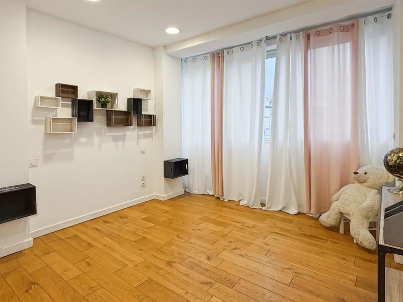 Appartement - 140 m² - 3 pièces