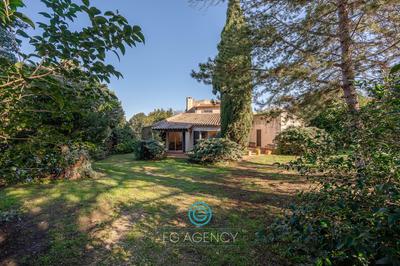 Maison - 200 m² - 6 pièces