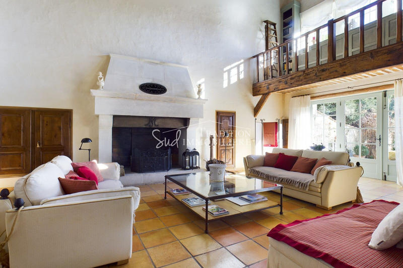 Maison - 400 m² - 9 pièces