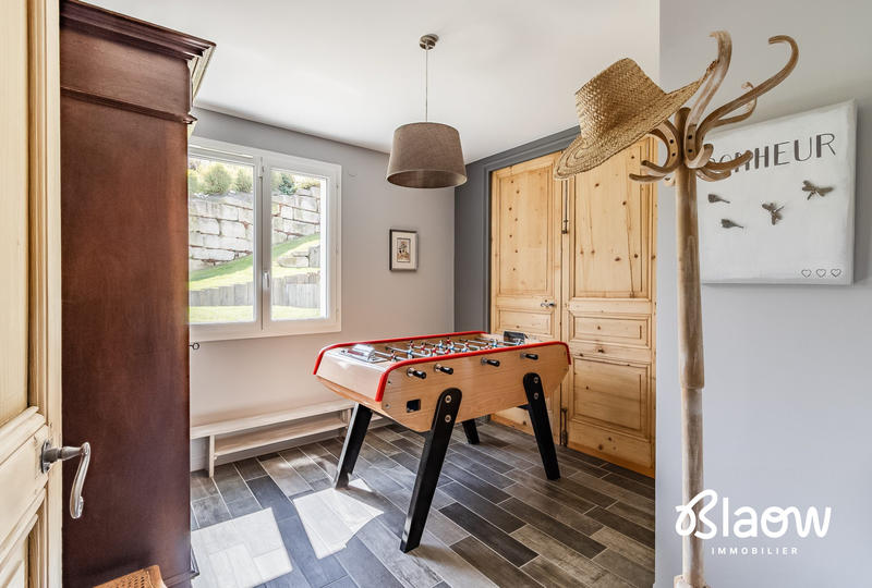 Maison contemporaine - 253 m² - 7 pièces