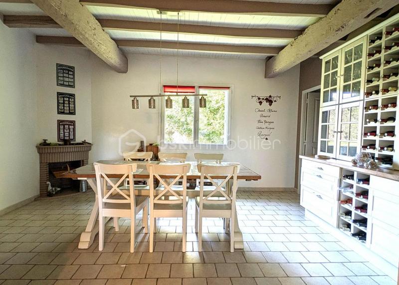 Demeure - 299 m² - 10 pièces