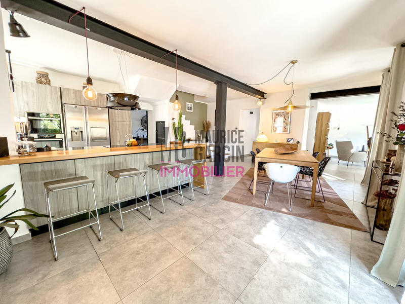 Maison - 190 m² - 6 pièces