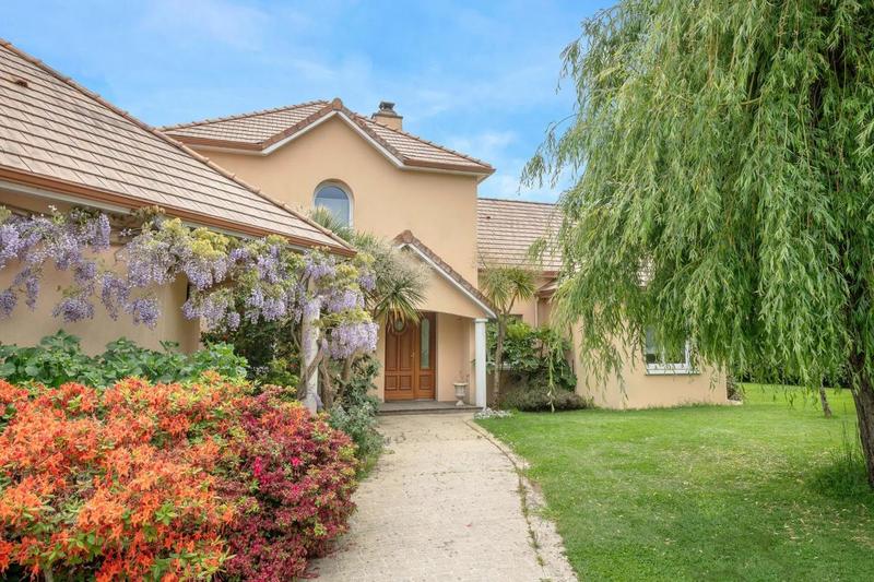 Villa - 233 m² - 12 pièces