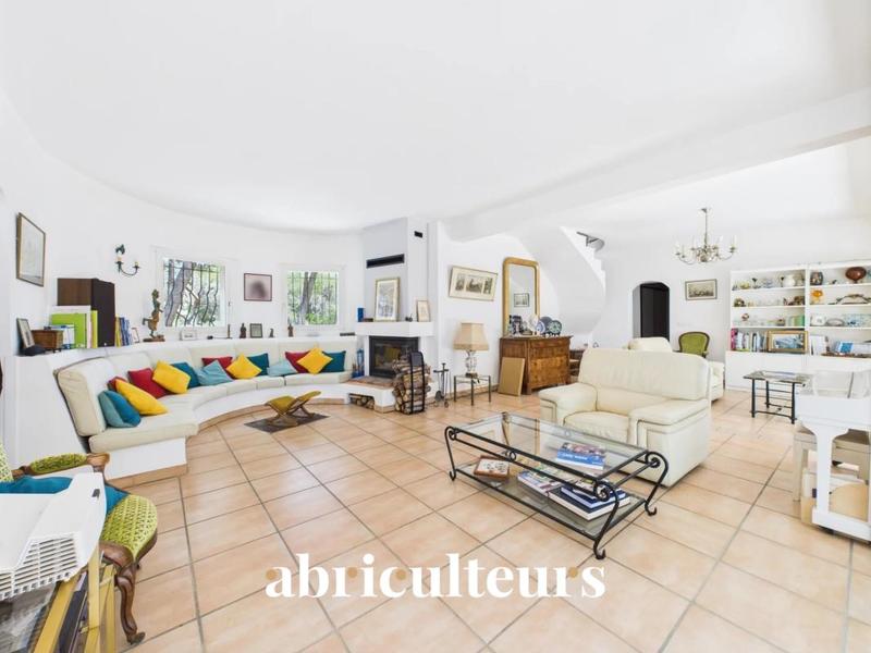 Maison ancienne - 256 m² - 8 pièces