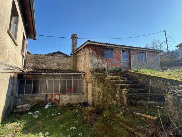 Maison de village - 120 m² - 9 pièces