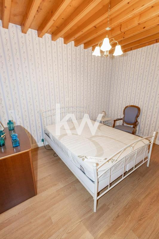 Maison - 287 m² - 8 pièces