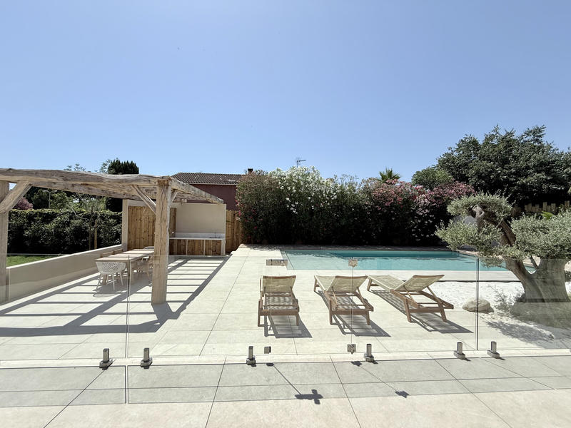 Maison - 202 m² - 6 pièces