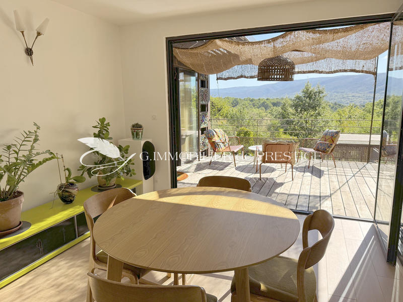 Villa - 200 m² - 5 pièces