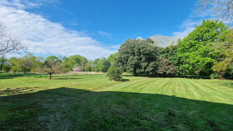 Propriété - 270 m² - 11 pièces