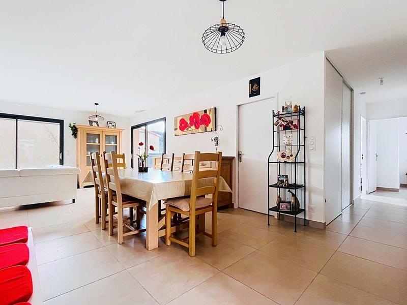 Maison - 97 m² - 5 pièces