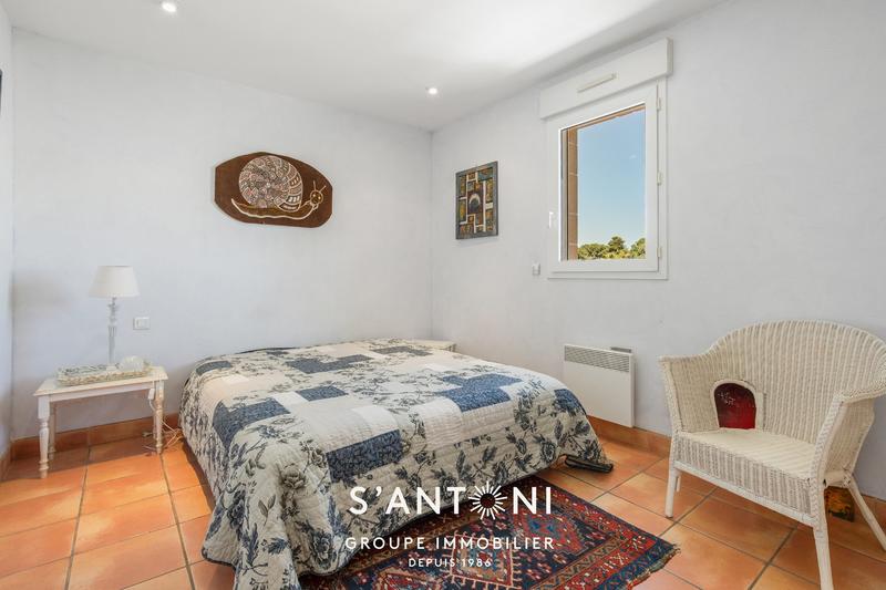 Maison - 202 m² - 8 pièces