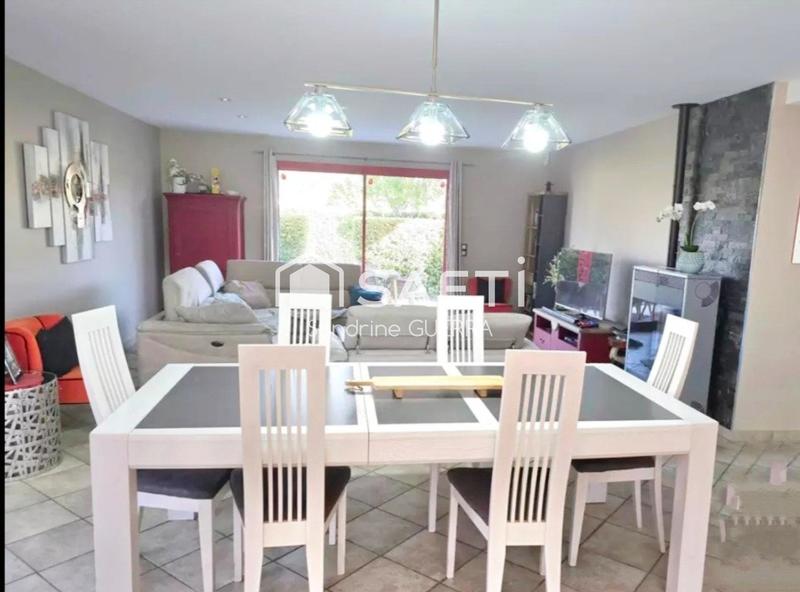 Maison - 213 m² - 8 pièces