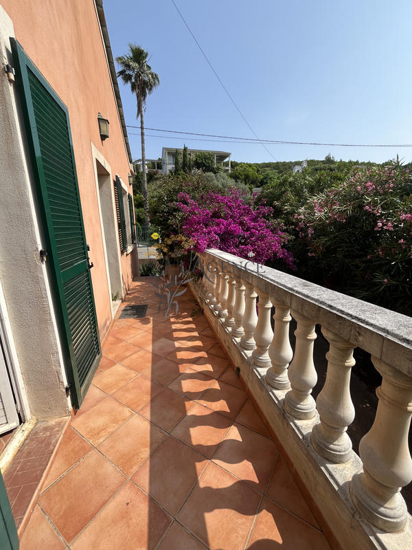 Villa - 190 m² - 6 pièces