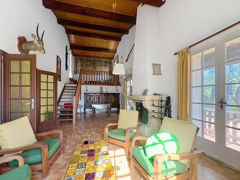 Propriété - 192 m² - 8 pièces