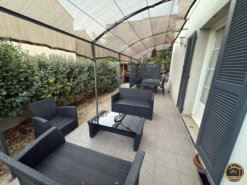 Maison - 90 m² - 5 pièces