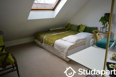 Chambre - 9 m² - 1 pièce