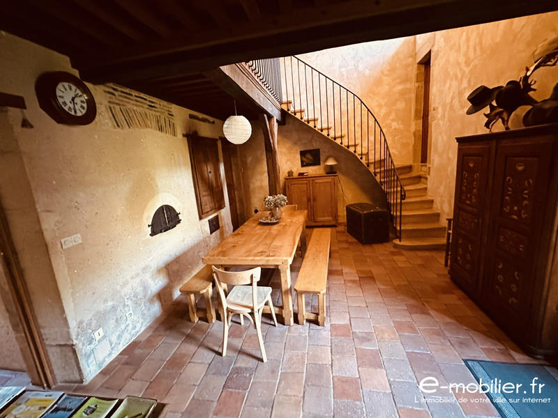 Maison contemporaine - 303 m² - 9 pièces