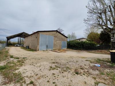 Hangar - 150 m² - 1 pièce