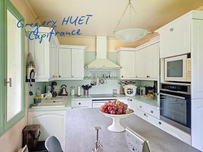 Maison - 151 m² - 8 pièces