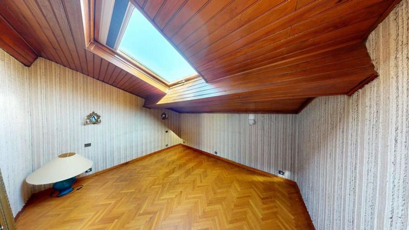 Appartement - 201 m² - 6 pièces