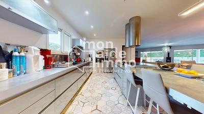 Maison - 280 m² - 7 pièces