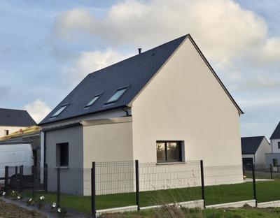 Maison - 1 100 m² - 5 pièces