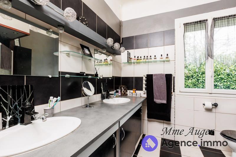 Maison - 103 m² - 4 pièces