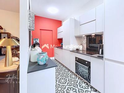 Appartement ancien - 90 m² - 4 pièces