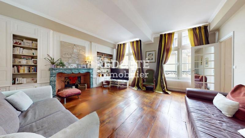 Propriété - 290 m² - 9 pièces