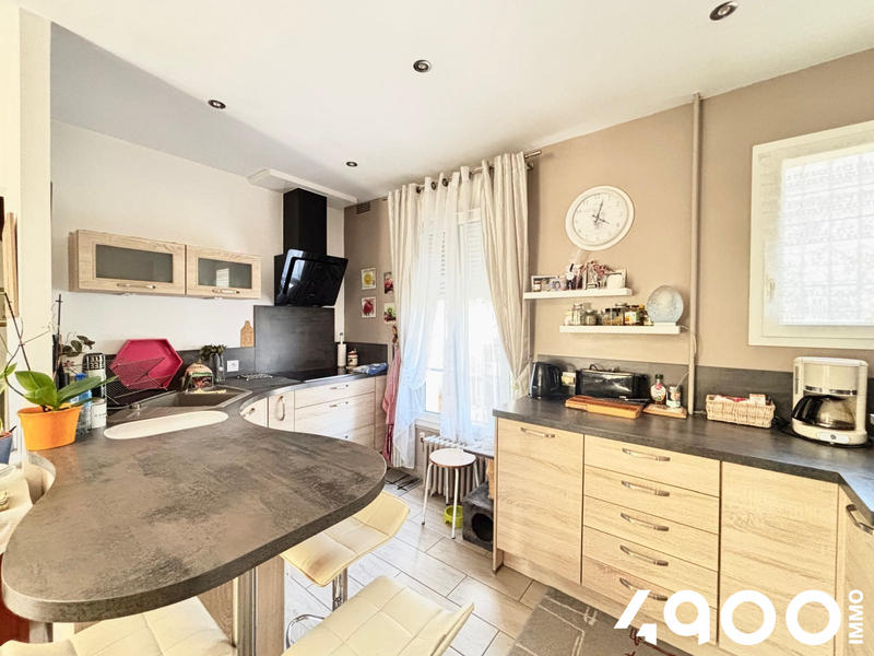 Maison - 92 m² - 6 pièces