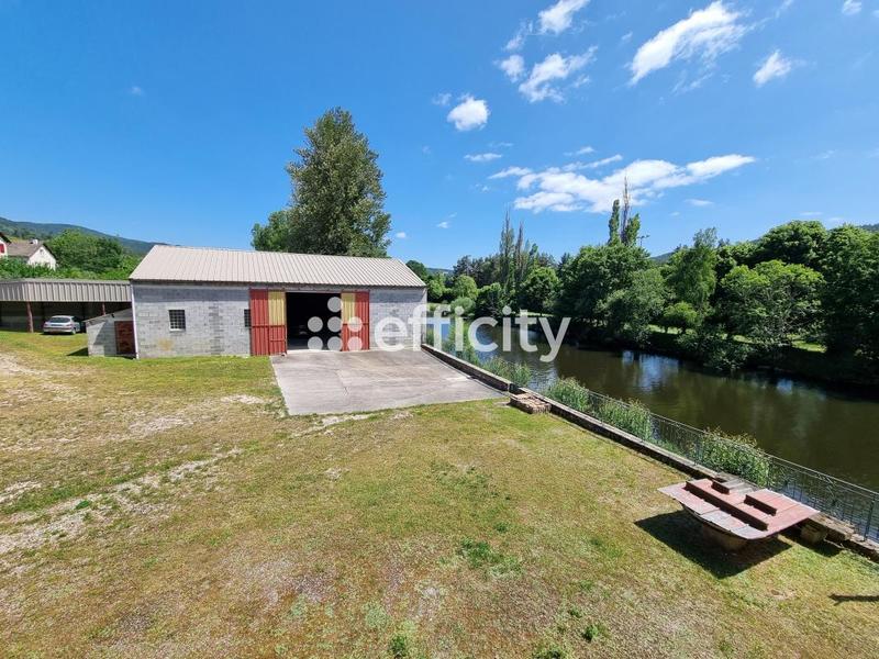 Maison - 350 m² - 15 pièces