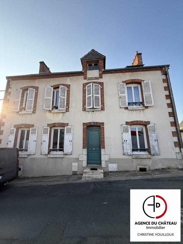 Maison - 233 m² - 9 pièces